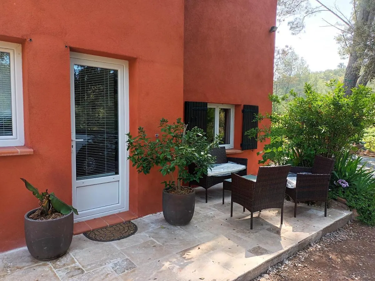 Appartement Charmant T2 Calme et nature à Puget-Ville, séjour de 2 nuits minimum, réservation au moins la veille Carnoules