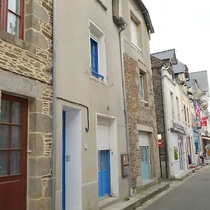 Le Vieux Port , Cancale France